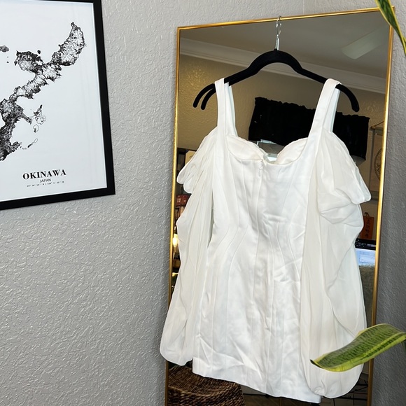 House of CB ‘Eva’ White Corset Puff Sleeve dress NWOT - Picture 10 of 13